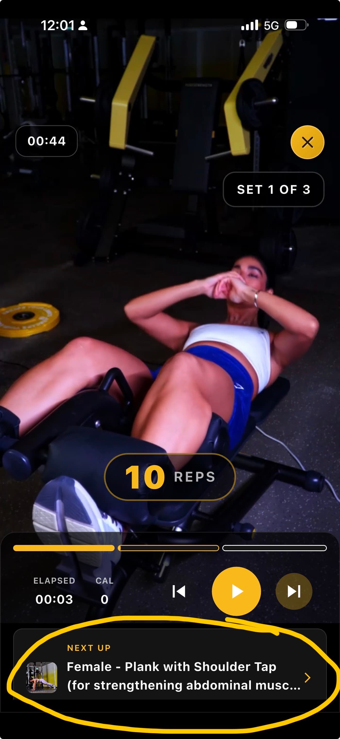 Athlete training with fitness app